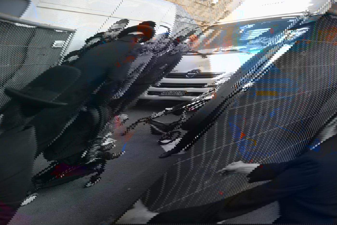 הקיצונים התיישבו עם ילדיהם באתר בניית הרכבת הקלה