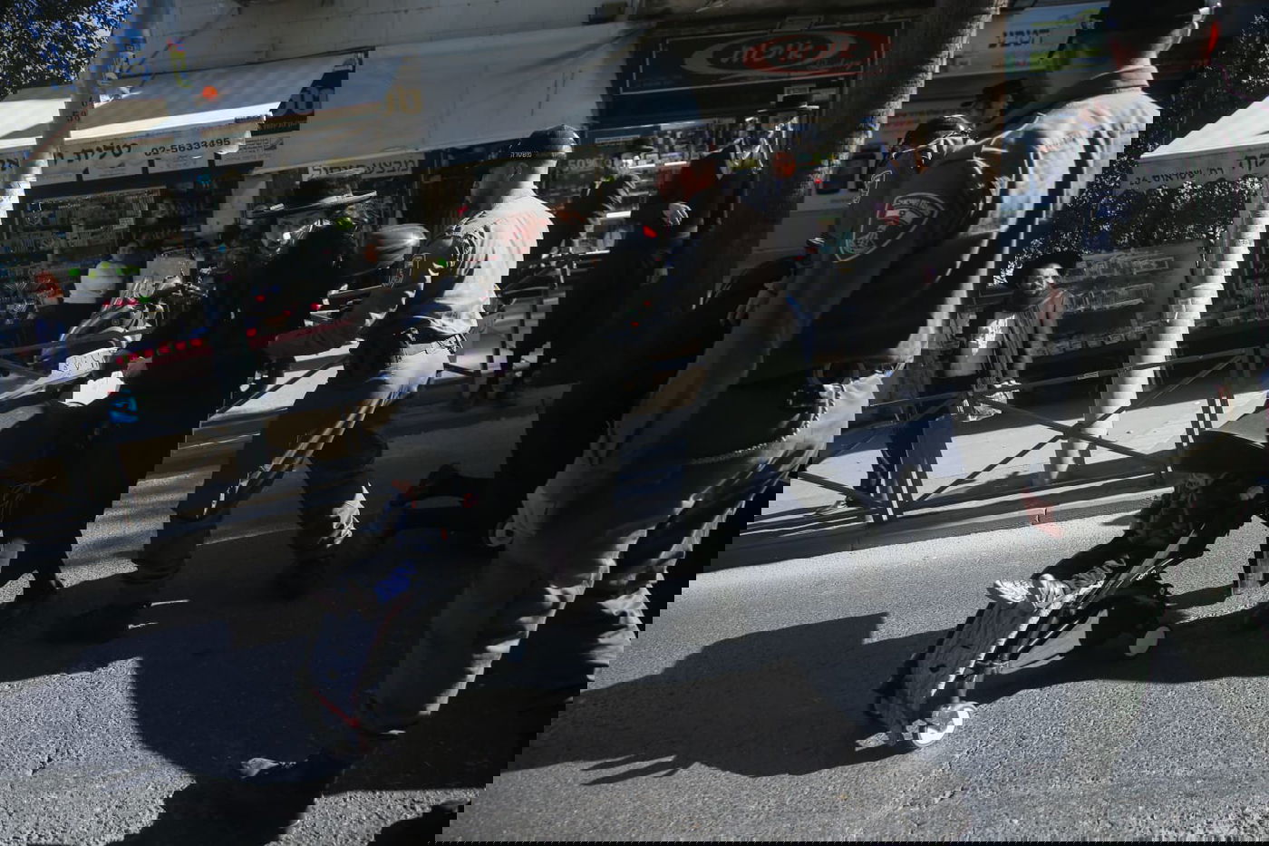 הקיצונים התיישבו עם ילדיהם באתר בניית הרכבת הקלה