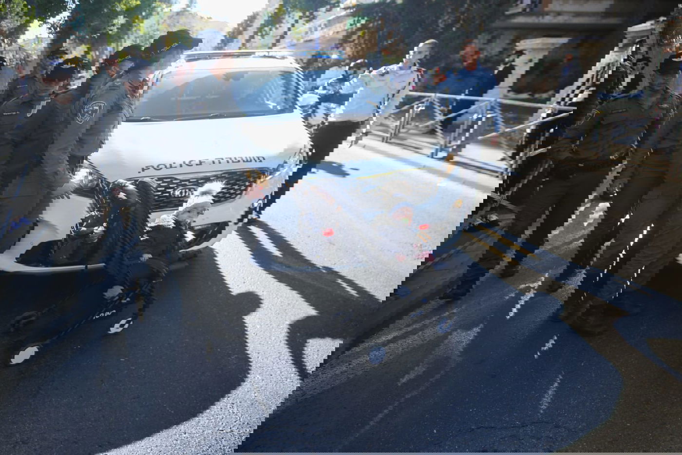 הקיצונים התיישבו עם ילדיהם באתר בניית הרכבת הקלה