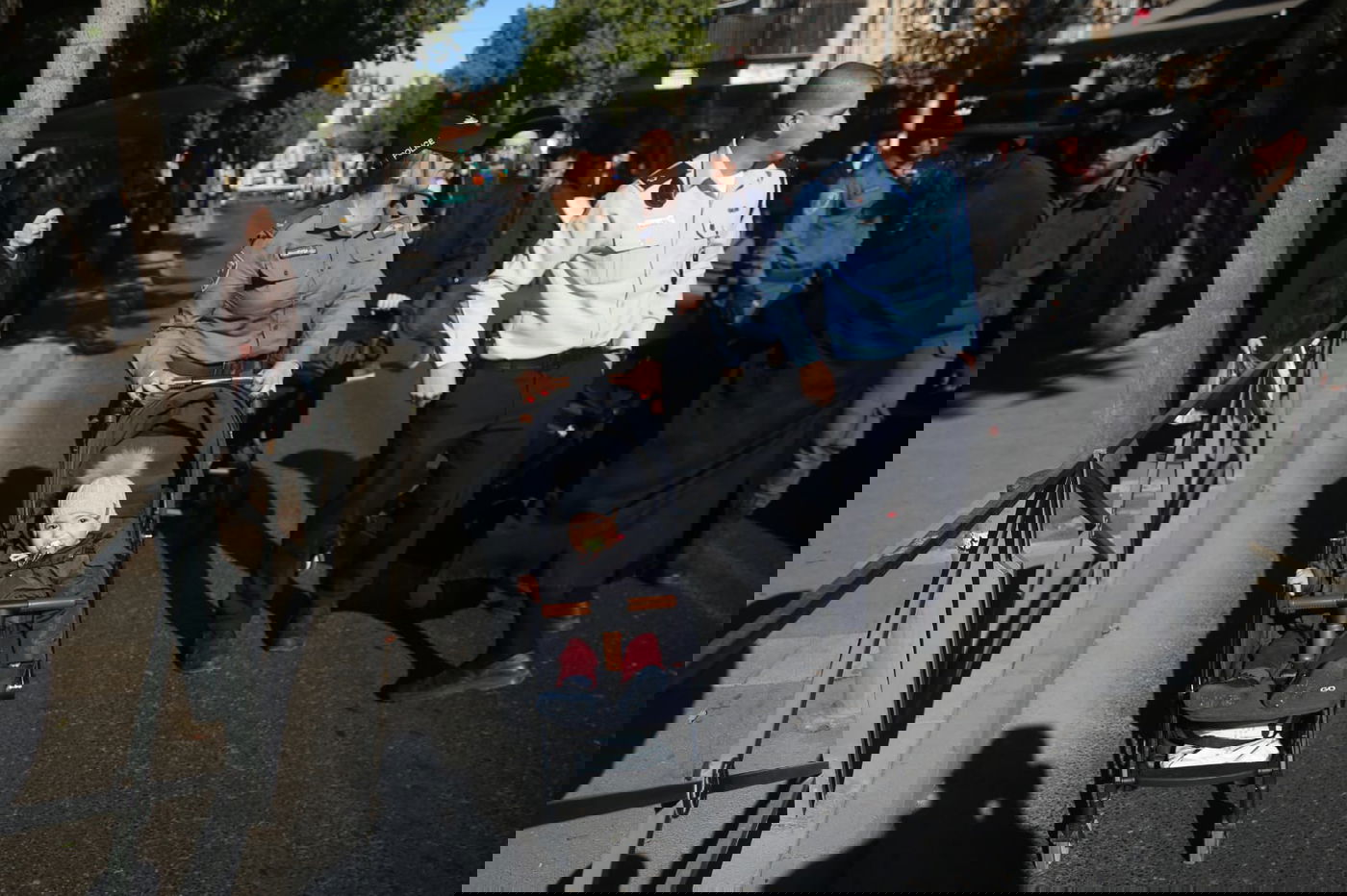 הקיצונים התיישבו עם ילדיהם באתר בניית הרכבת הקלה