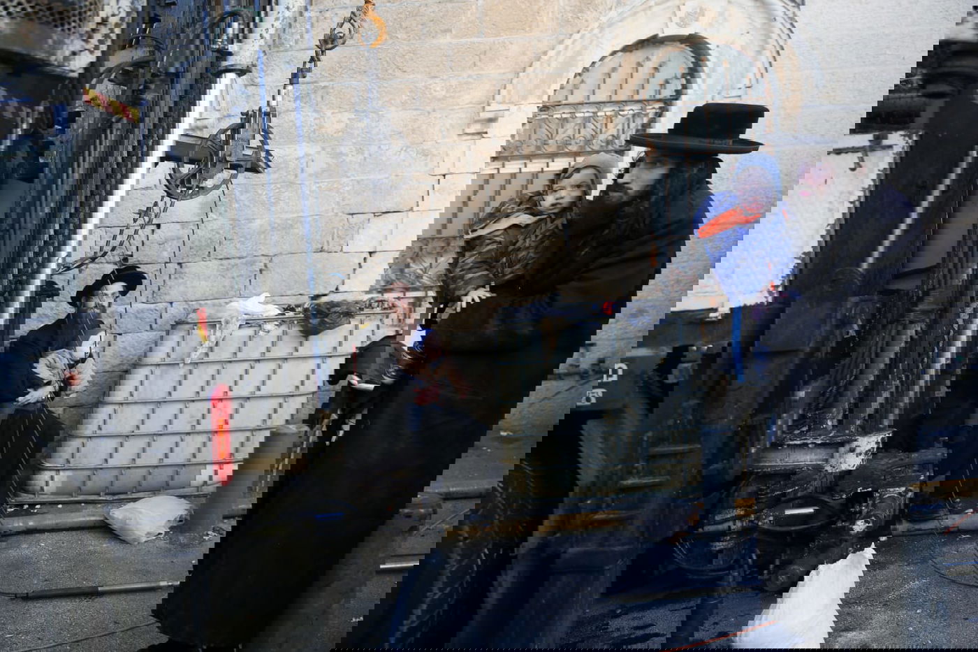 הקיצונים התיישבו עם ילדיהם באתר בניית הרכבת הקלה