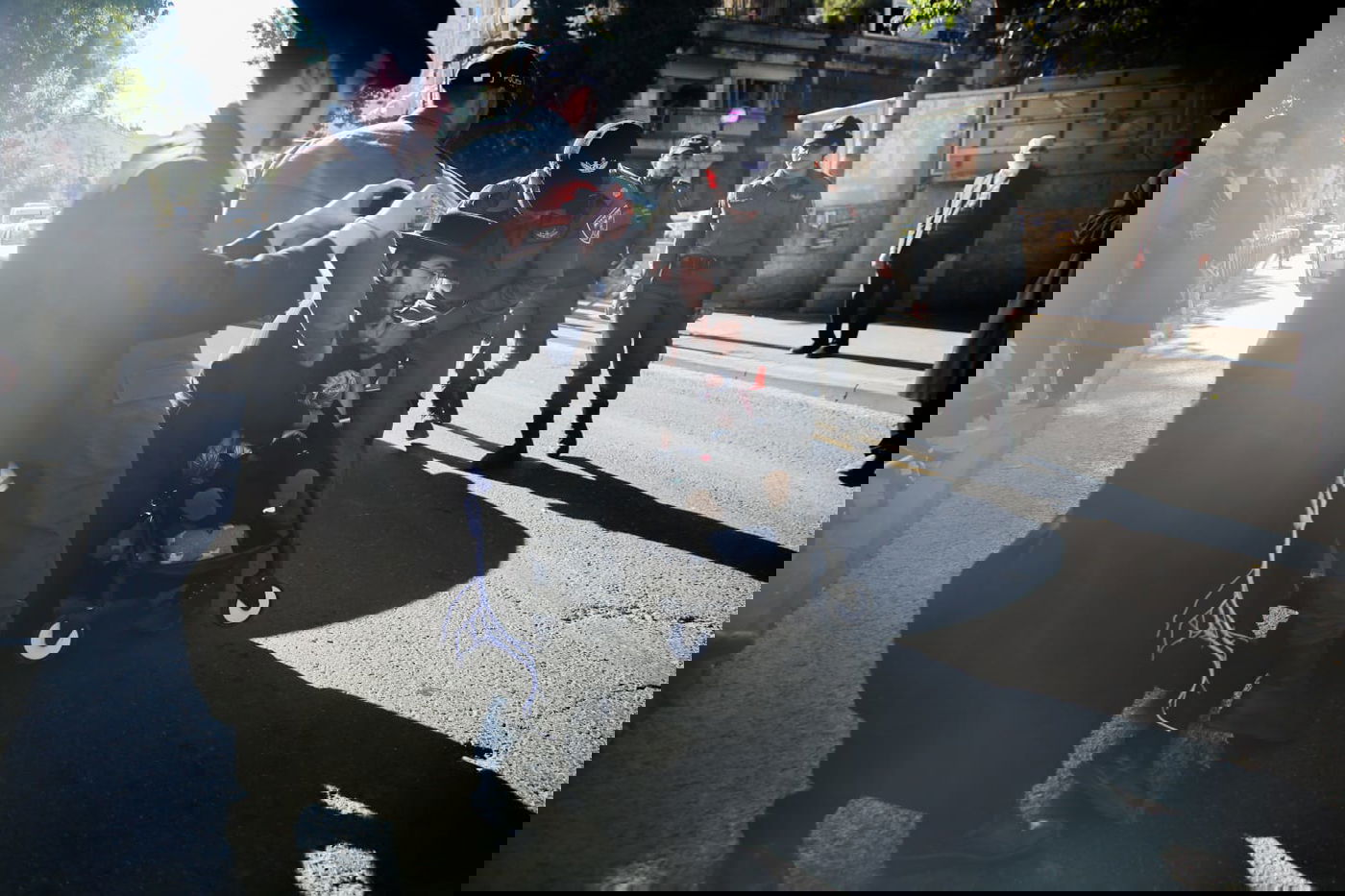 הקיצונים התיישבו עם ילדיהם באתר בניית הרכבת הקלה