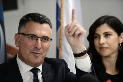 סער ורעייתו