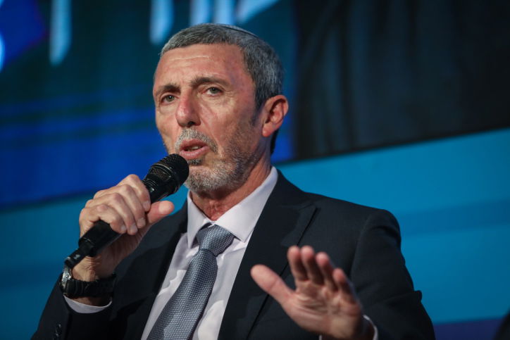 רפי פרץ נגד בני גנץ: "הדיר אוכלוסיית שומרי השבת"