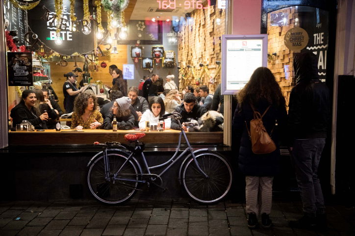 טיול לאמסטרדם דרך עדשת המצלמה • צפו