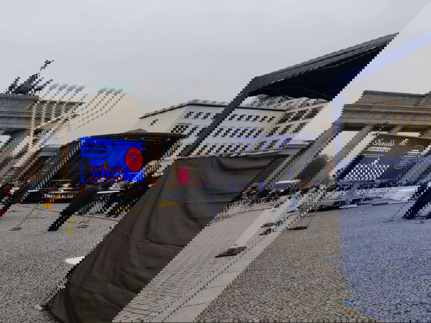 שידור חי: הדלקת הנרות בשער ברנדנבורג בגרמניה