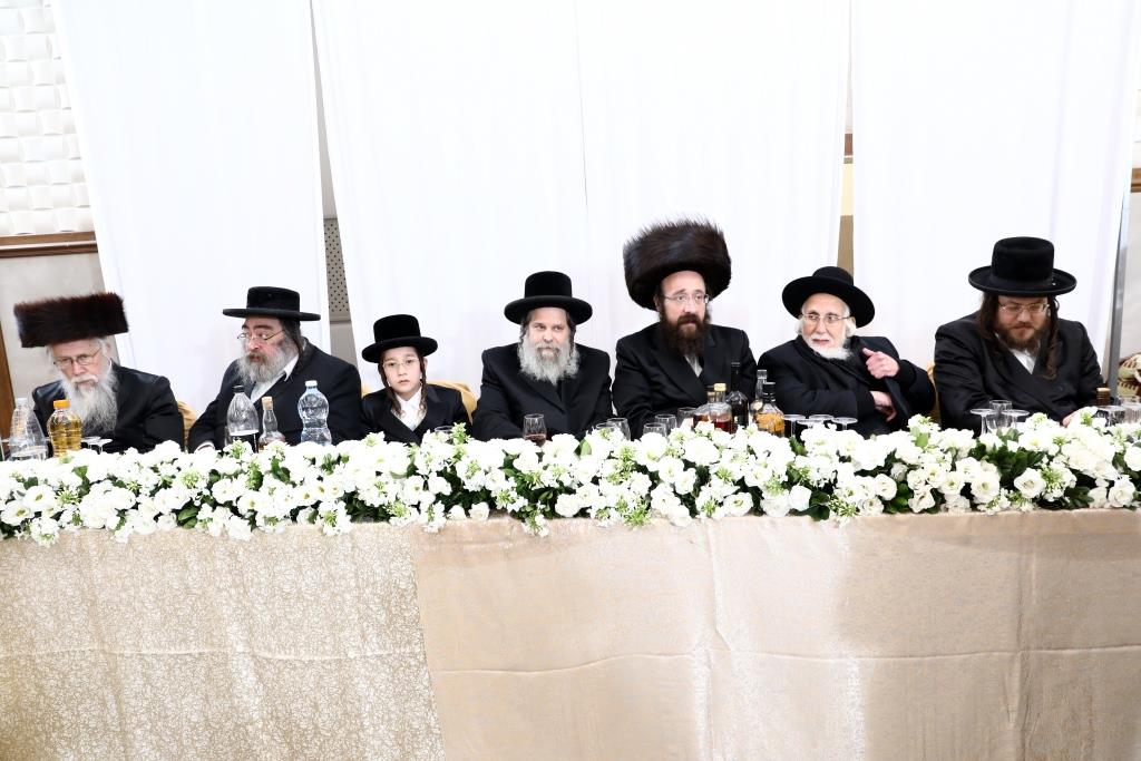 תיעוד: המשפיע החסידי חגג בר מצווה לבנו