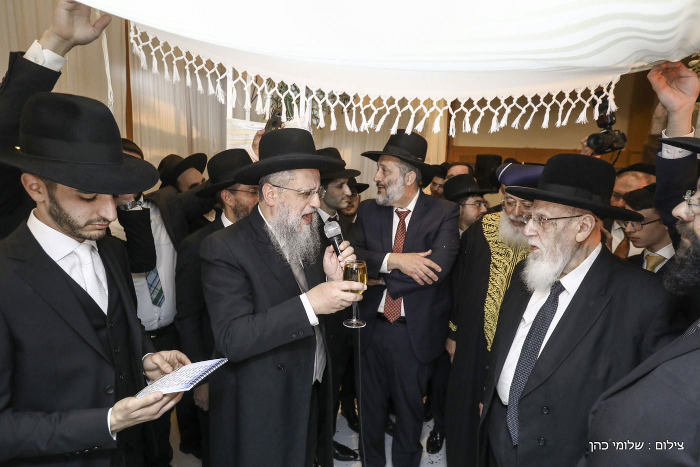 המונים בחתונת בנו של הגר"ד יוסף • גלריה