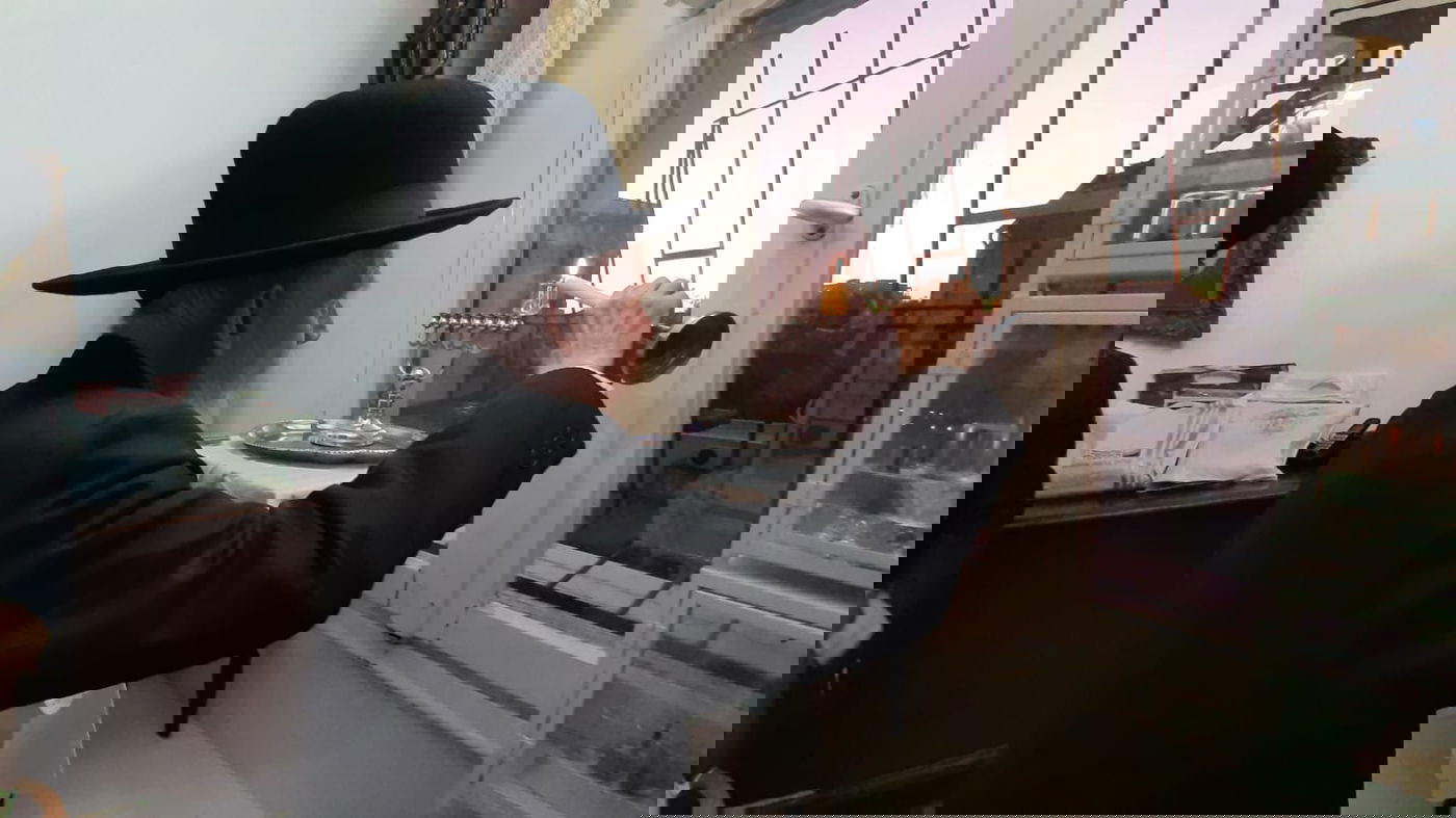 ראש הישיבה הדליק נר ראשון, ושקע בלימוד