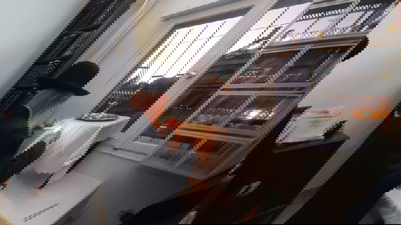 ראש הישיבה הדליק נר ראשון, ושקע בלימוד