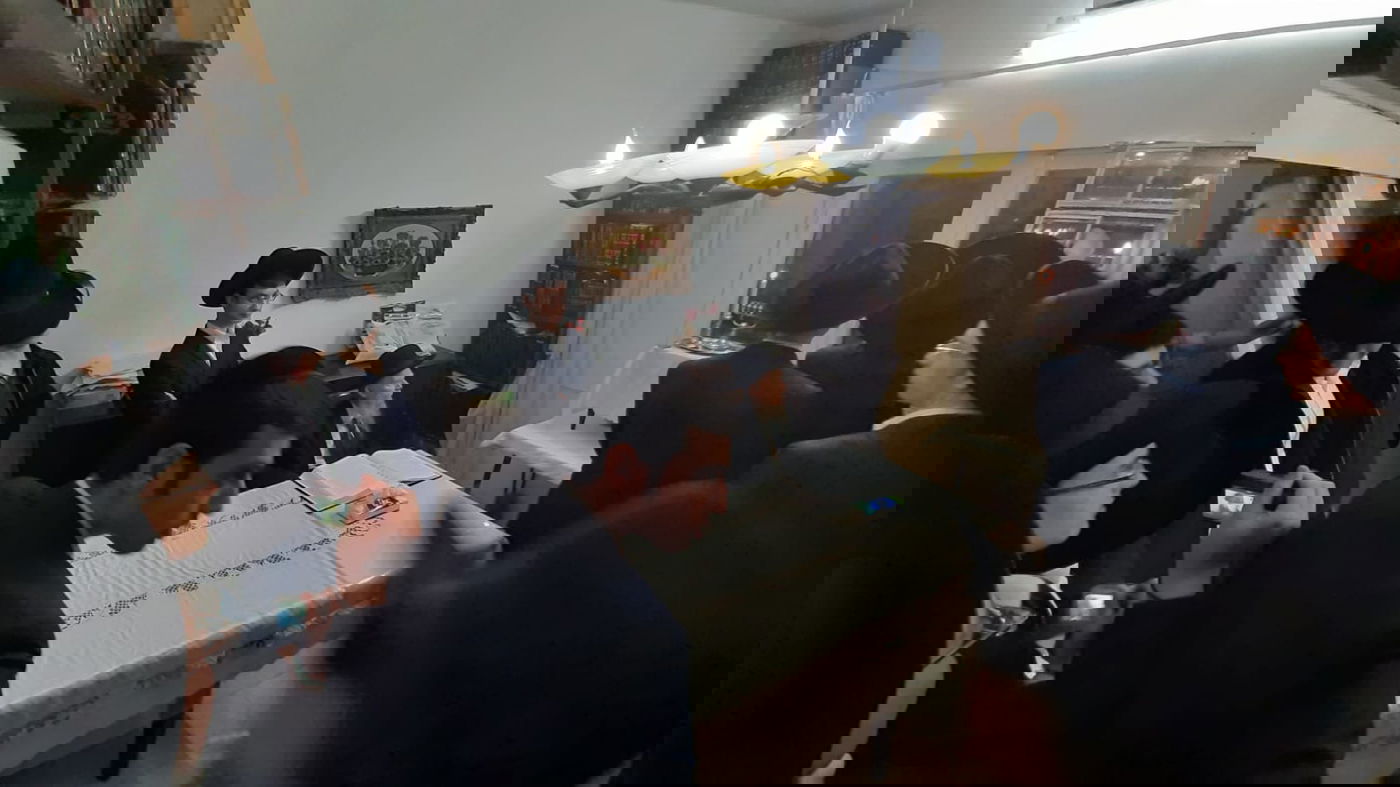 ראש הישיבה הדליק נר ראשון, ושקע בלימוד