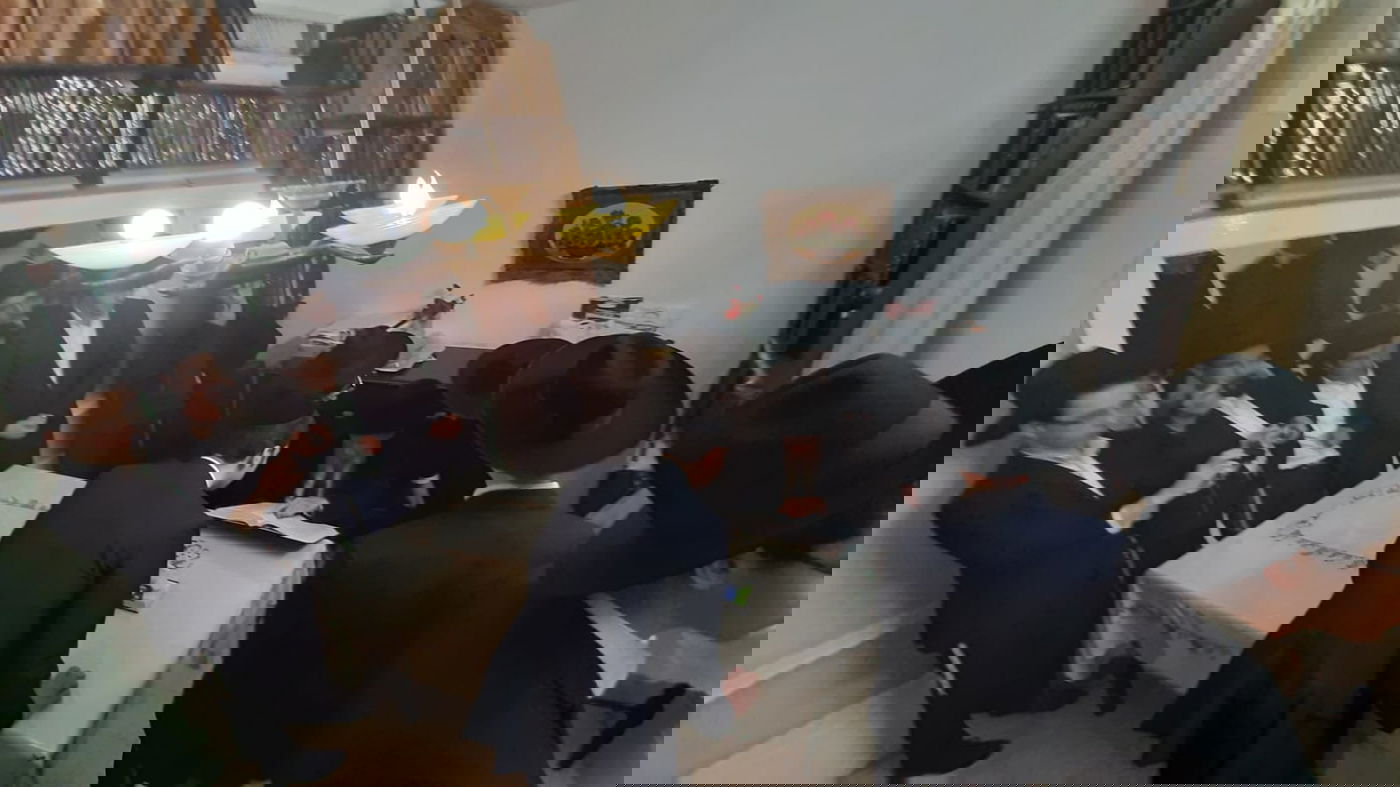 ראש הישיבה הדליק נר ראשון, ושקע בלימוד