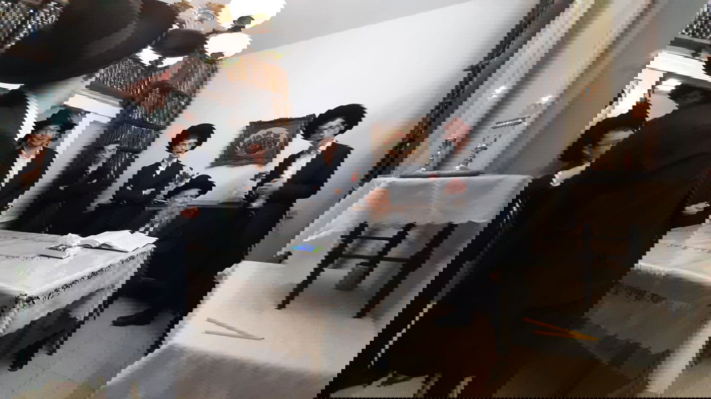 ראש הישיבה הדליק נר ראשון, ושקע בלימוד