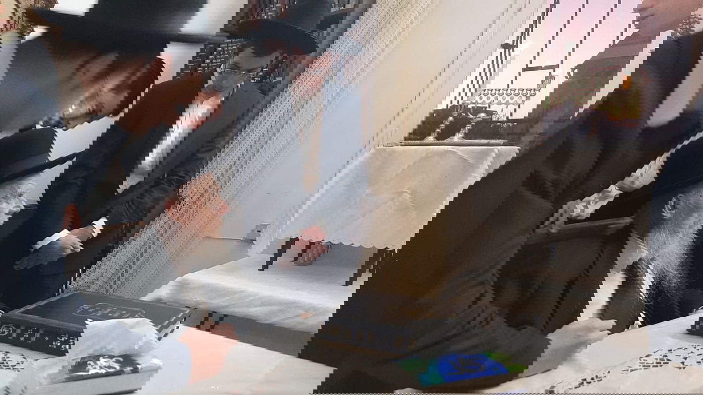 ראש הישיבה הדליק נר ראשון, ושקע בלימוד