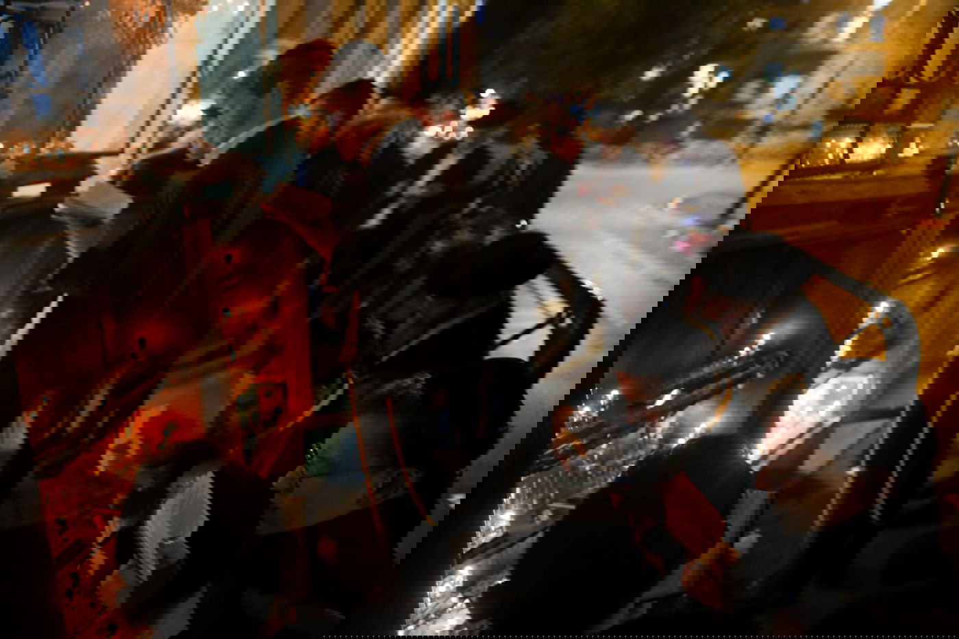 צפו: אווירת ימי חג החנוכה ברחובות ירושלים