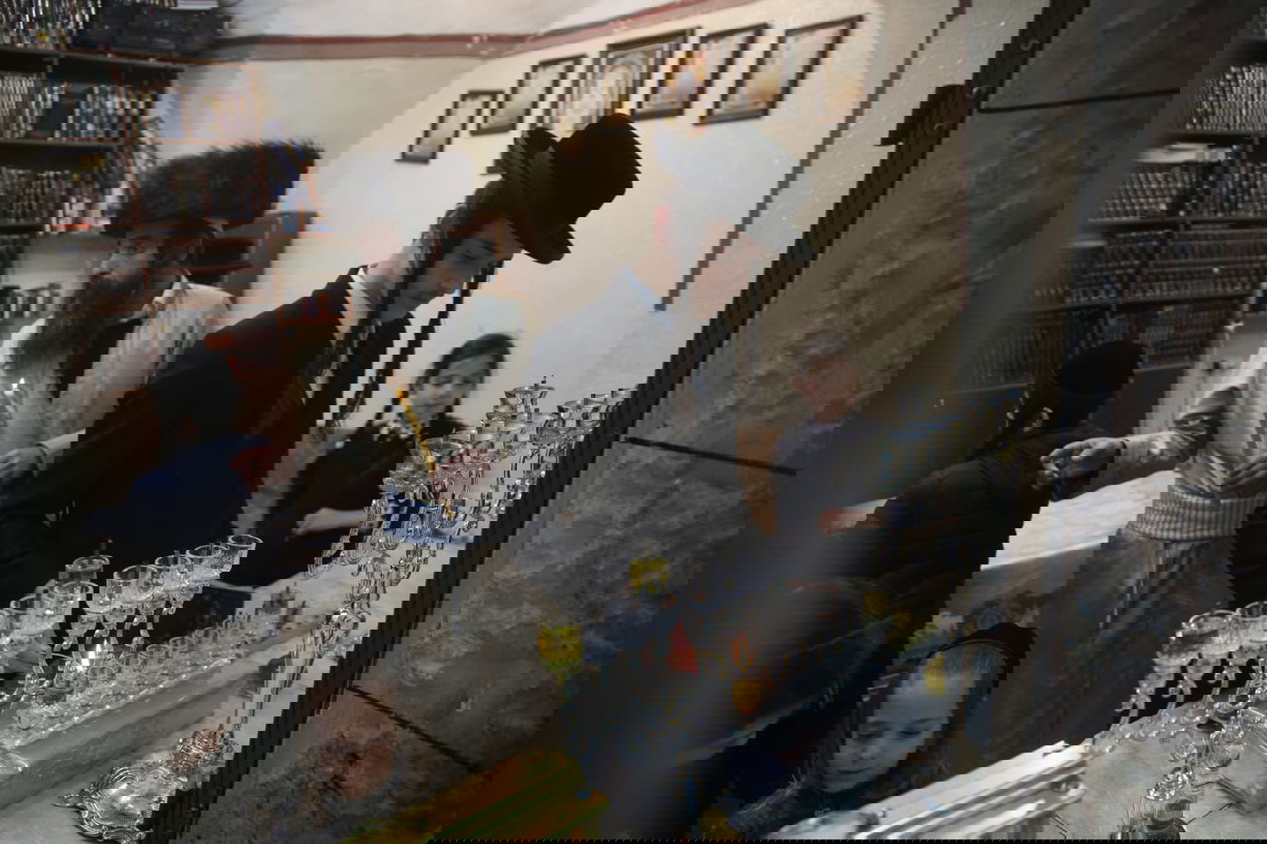 צפו: אווירת ימי חג החנוכה ברחובות ירושלים