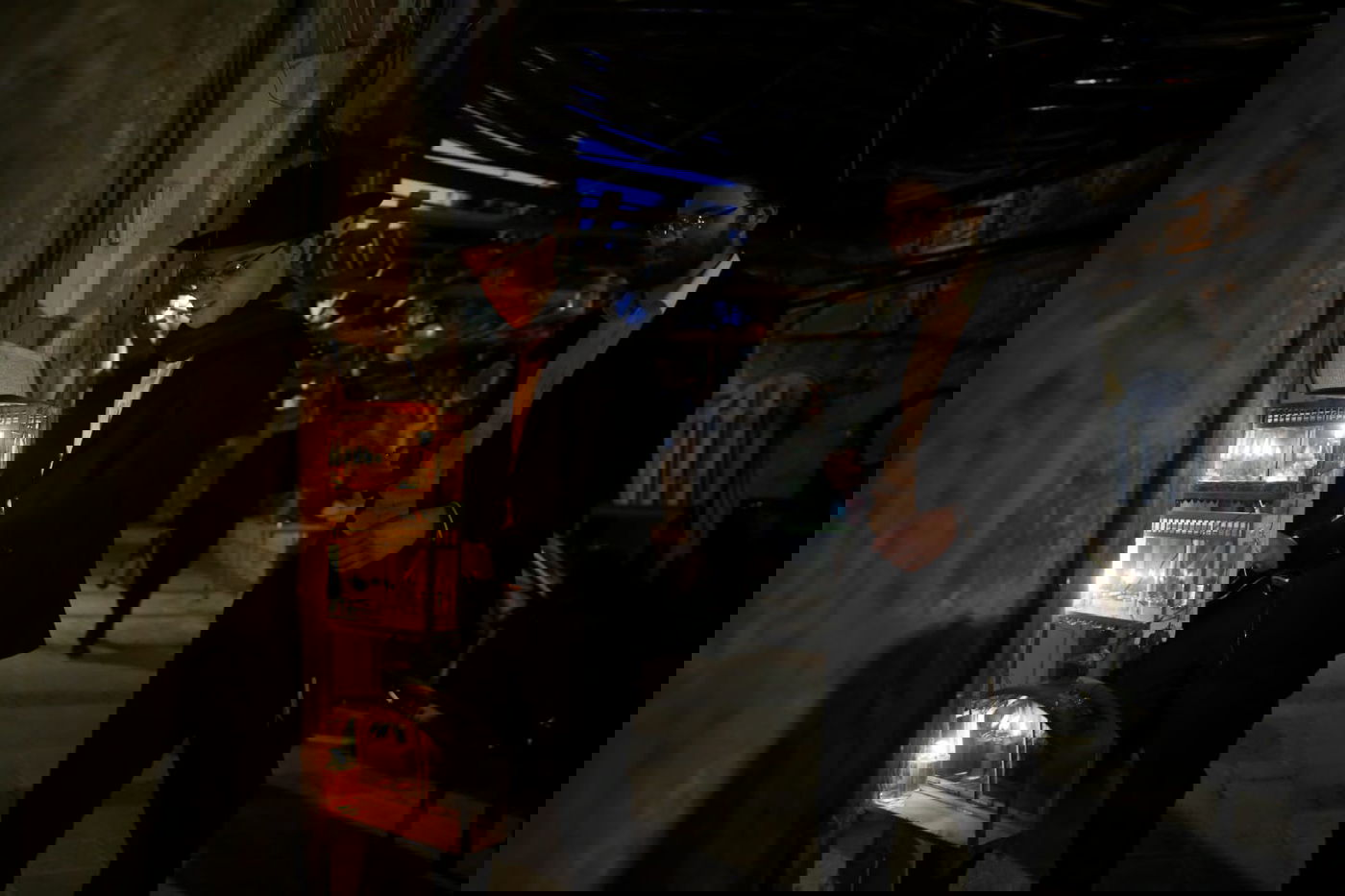 צפו: אווירת ימי חג החנוכה ברחובות ירושלים