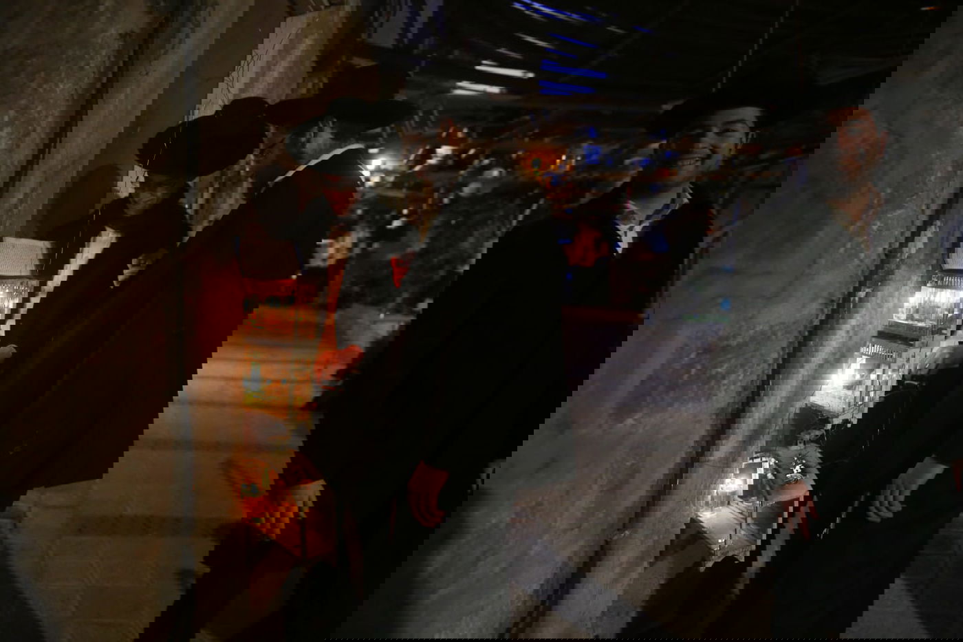 צפו: אווירת ימי חג החנוכה ברחובות ירושלים