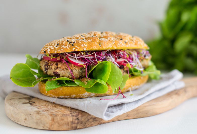 לביבות עלי מנגולד וגבינת כבשים