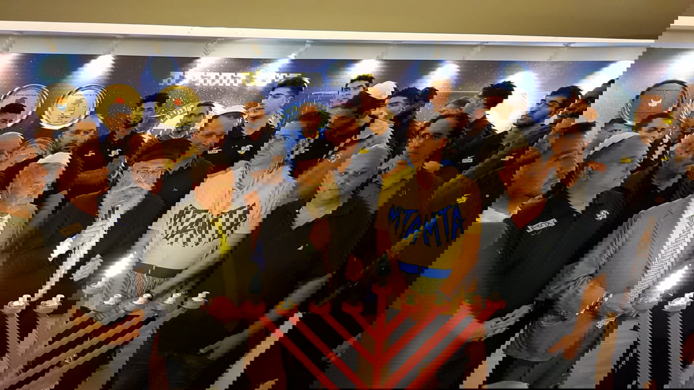 שחקני מכבי-תל אביב ציינו את "ניצחון המכבים"