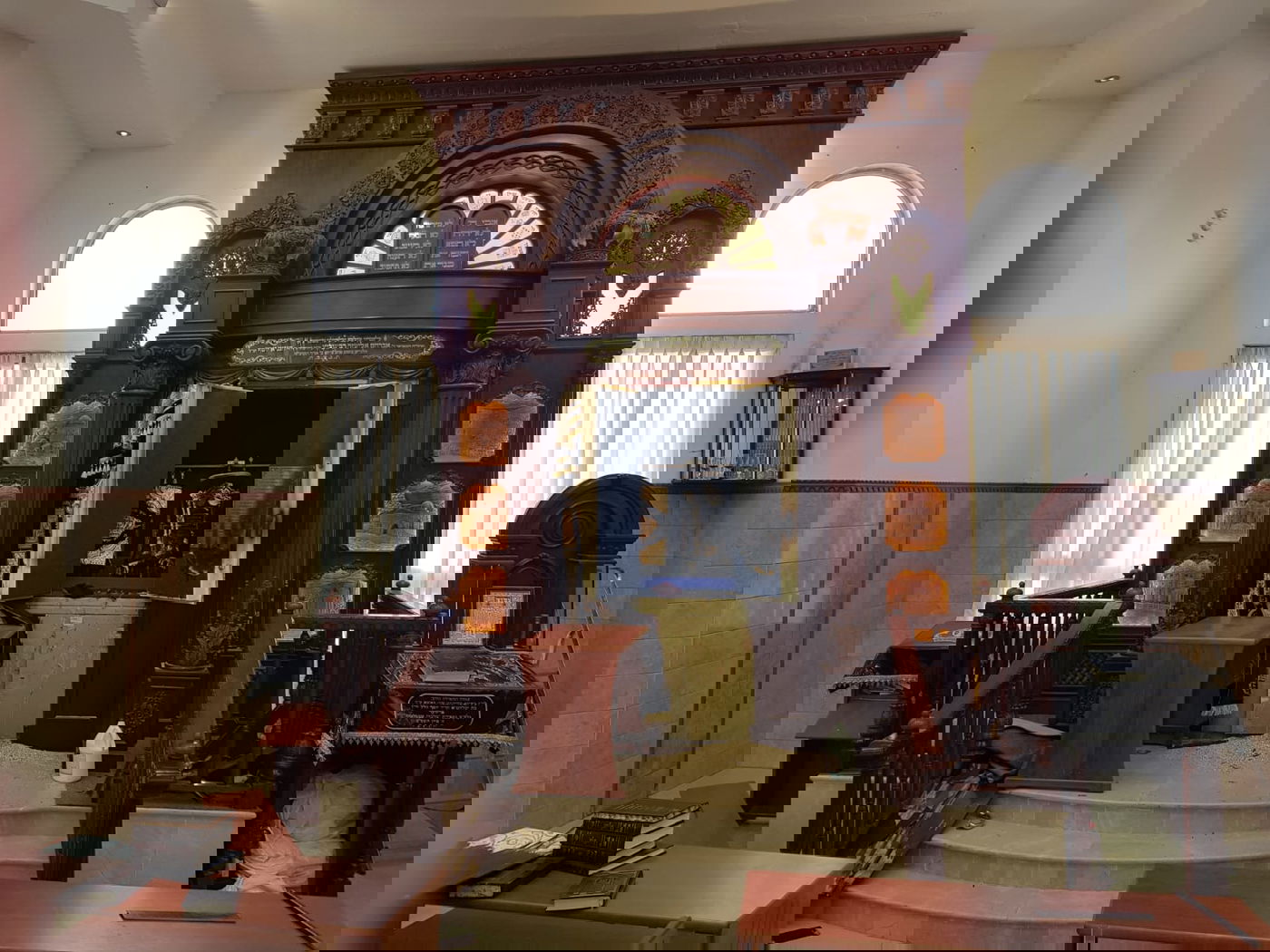 וונדליזם בבית המדרש של "באיאן"; ספרי התורה עלו באש