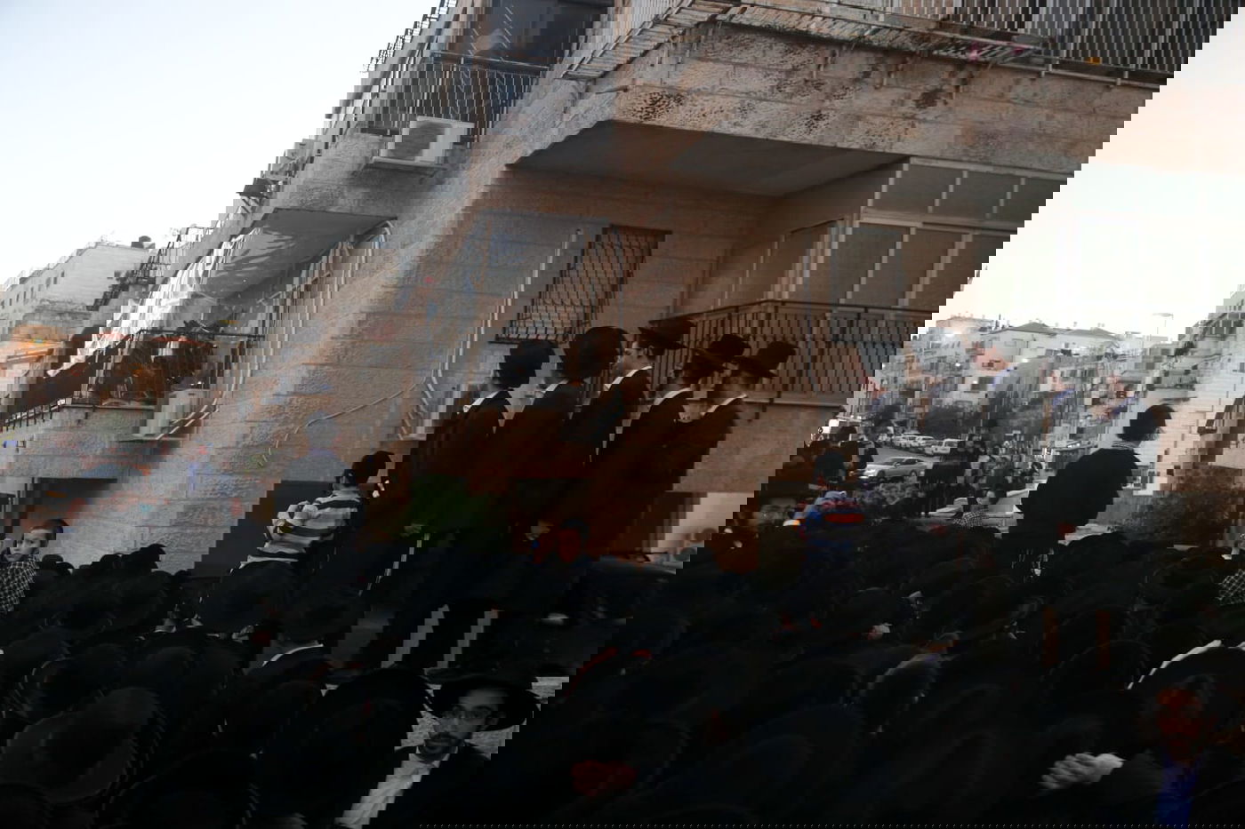 זקן ראשי הישיבות הגרמ"ד סולובייצ'יק בהדלקת נרות חנוכה