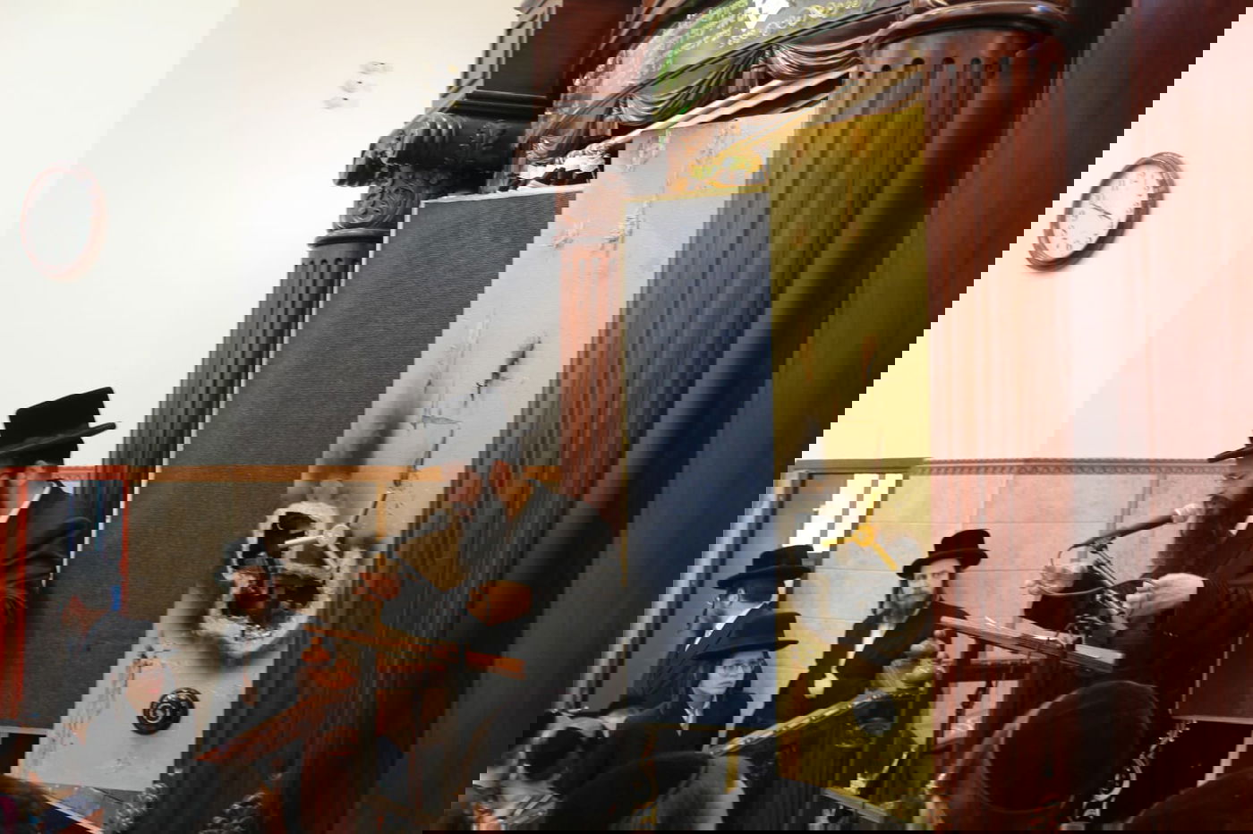 עצרת תפילה ב'קלויז' של באיאן שחולל: "יוונים נקבצו"