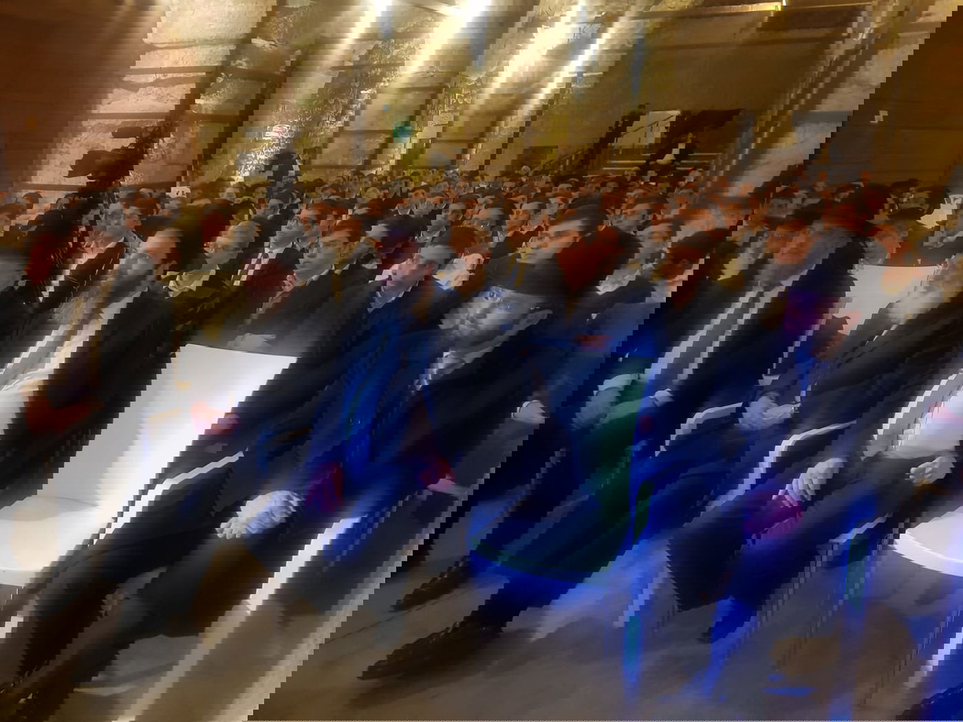 הזיץ של 'היישוב' במנהרות הכותל • צפו