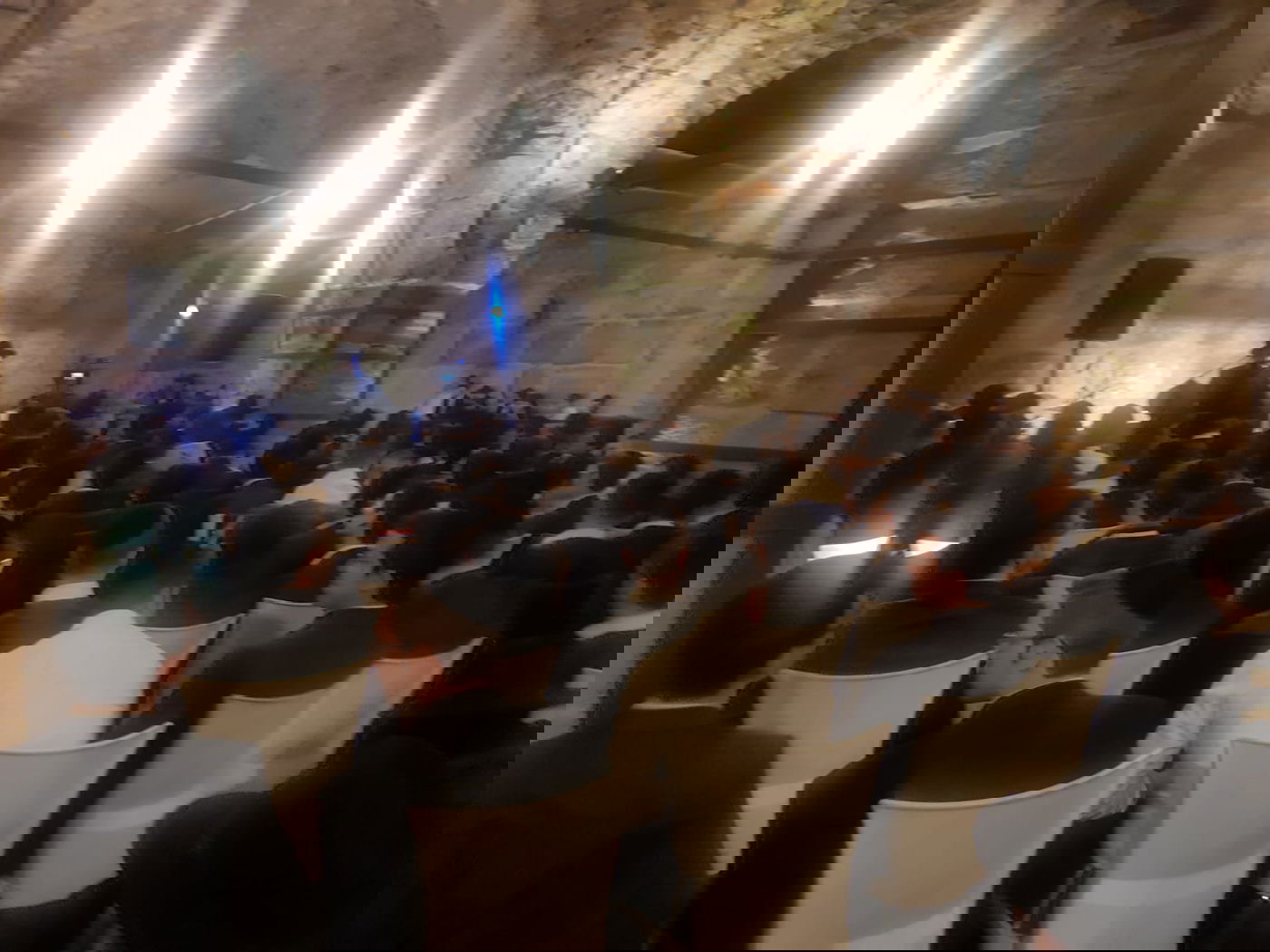 הזיץ של 'היישוב' במנהרות הכותל • צפו