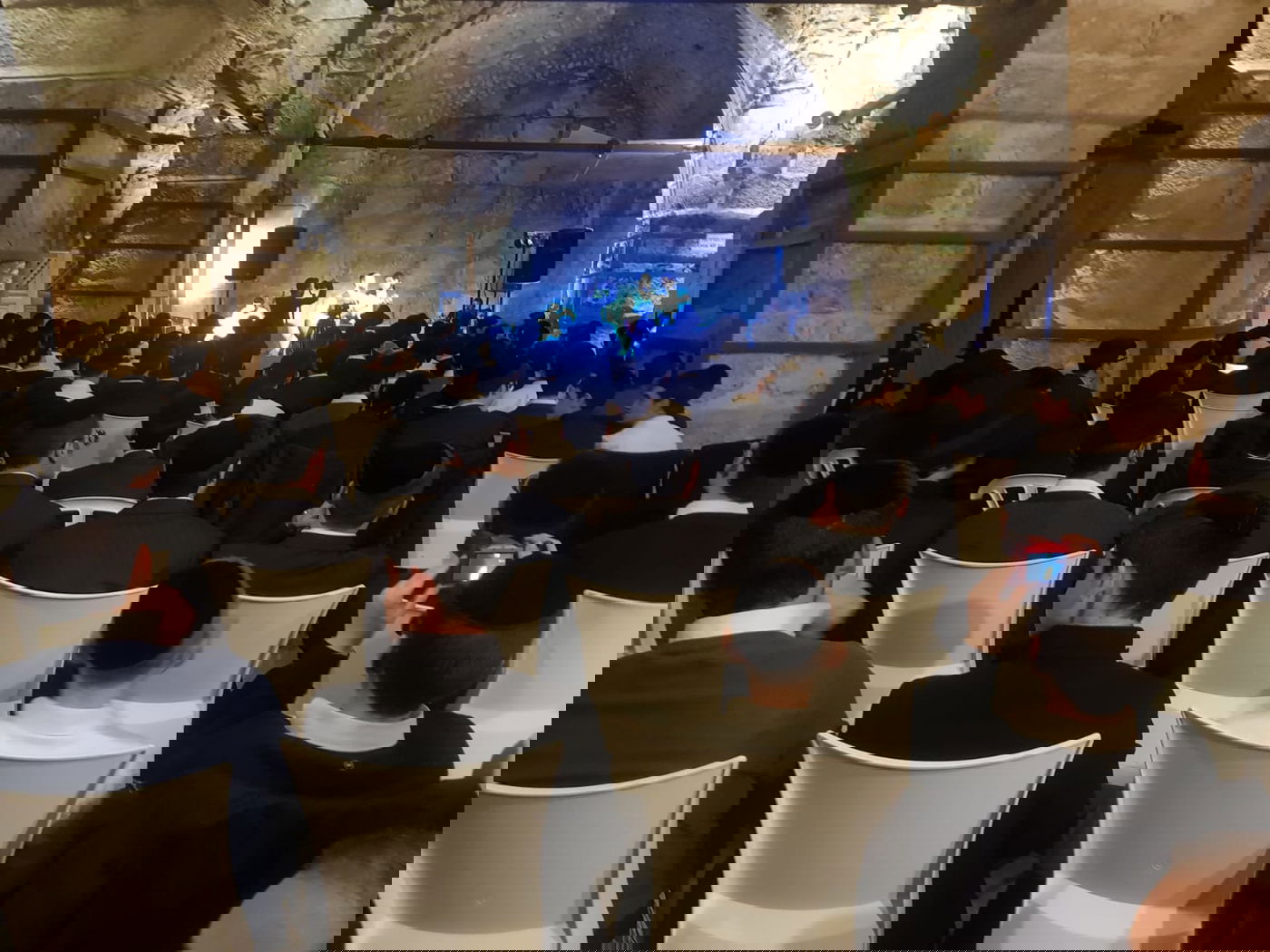 הזיץ של 'היישוב' במנהרות הכותל • צפו