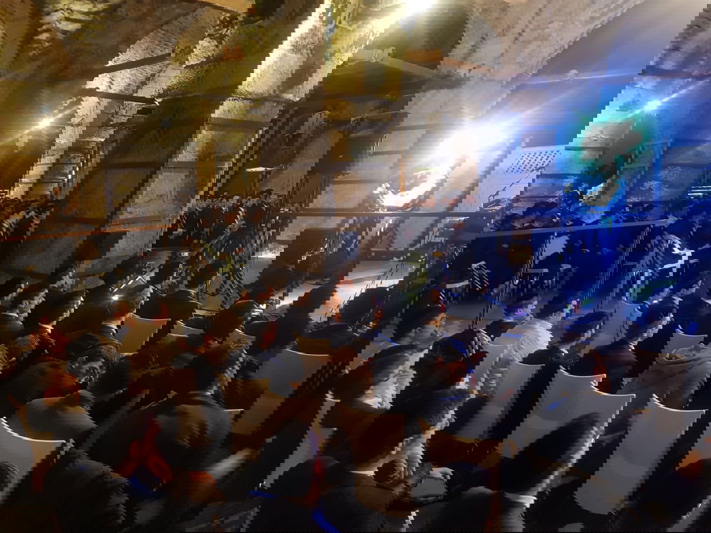 הזיץ של 'היישוב' במנהרות הכותל • צפו