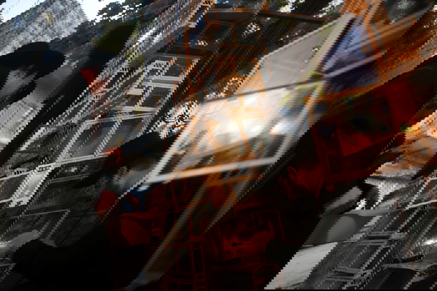 כך בחורי ישיבת בריסק מדליקים נרות חנוכה  גלריה