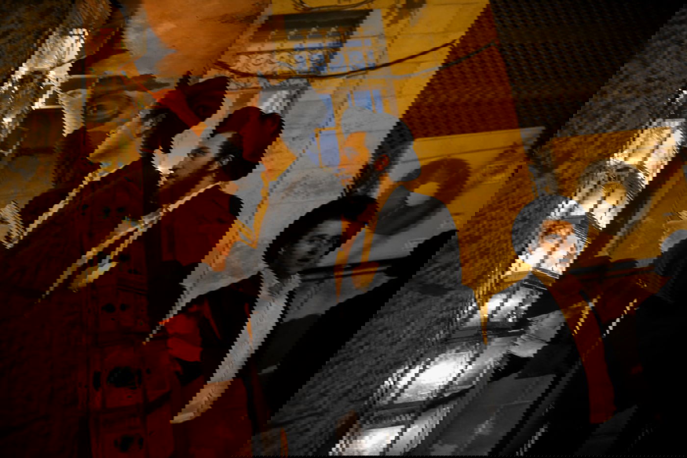 כך בחורי ישיבת בריסק מדליקים נרות חנוכה  גלריה