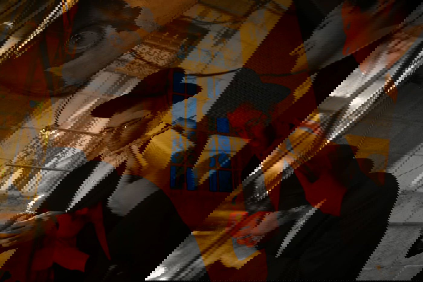 כך בחורי ישיבת בריסק מדליקים נרות חנוכה  גלריה