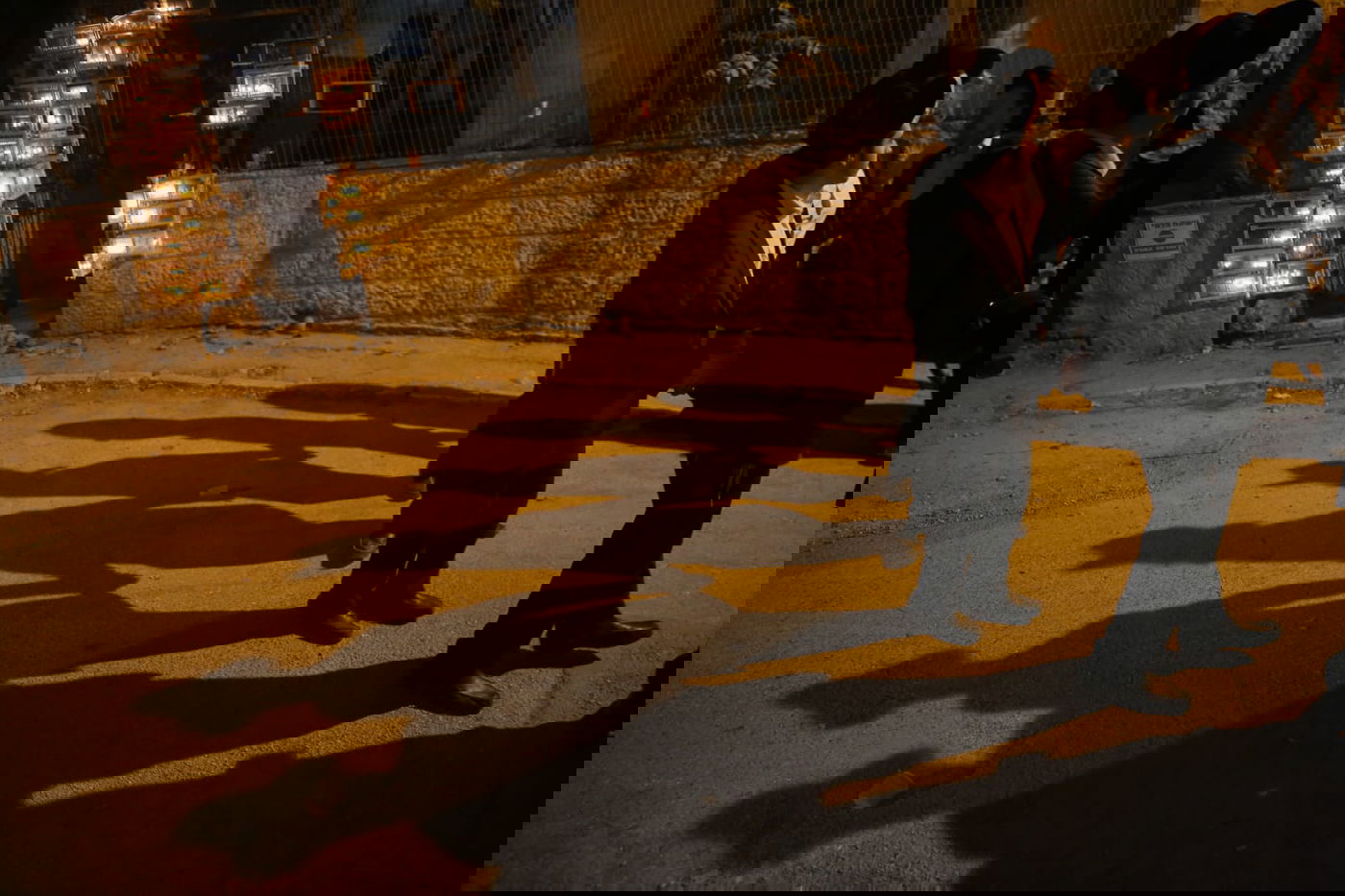 כך בחורי ישיבת בריסק מדליקים נרות חנוכה  גלריה