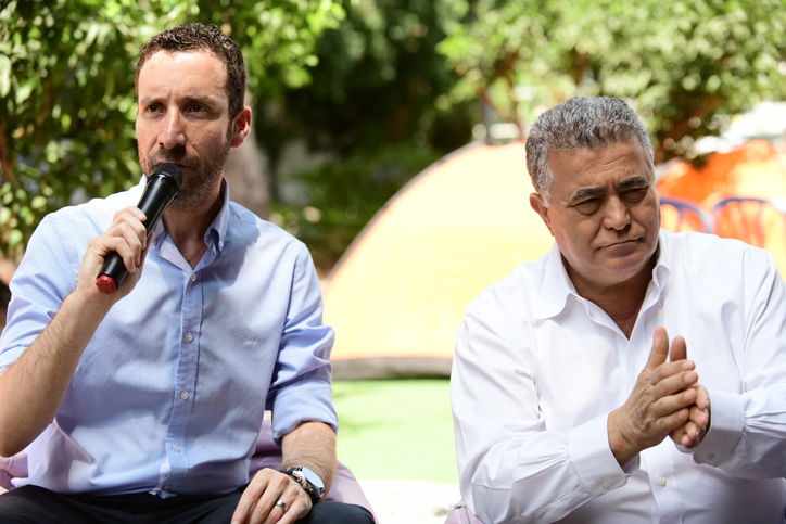 'העבודה' אישרה שריונים לפרץ; שמולי נעדר במחאה