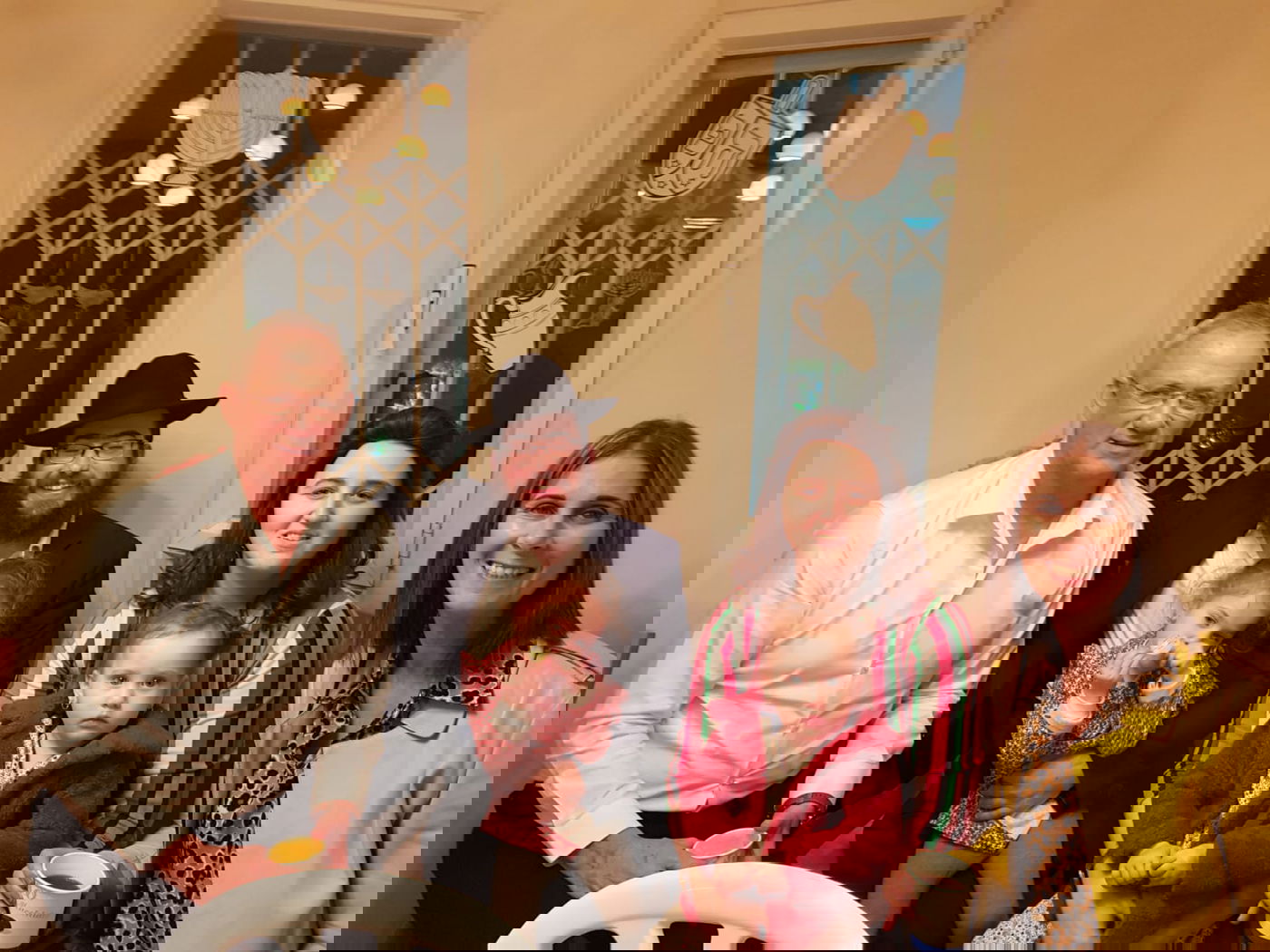 גנץ והרעיה בהדלקת נרות