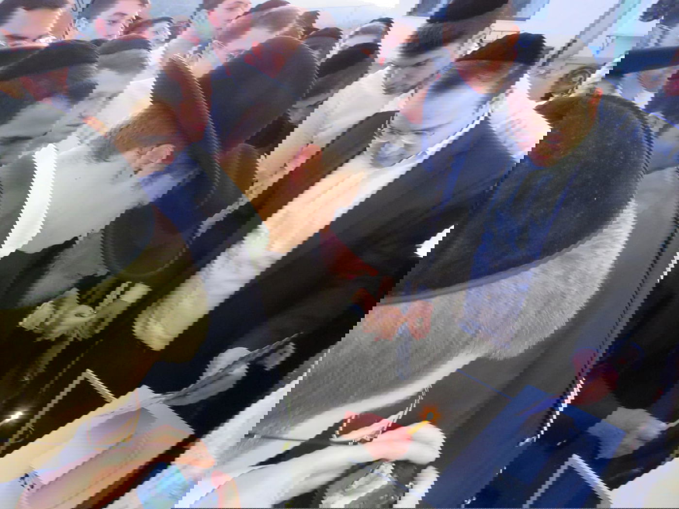 ההדלקה של הגרב"מ אזרחי • צפו בתיעוד