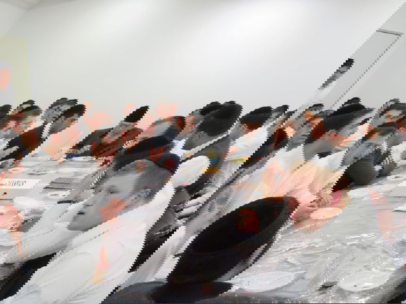 ההדלקה של הגרב"מ אזרחי • צפו בתיעוד