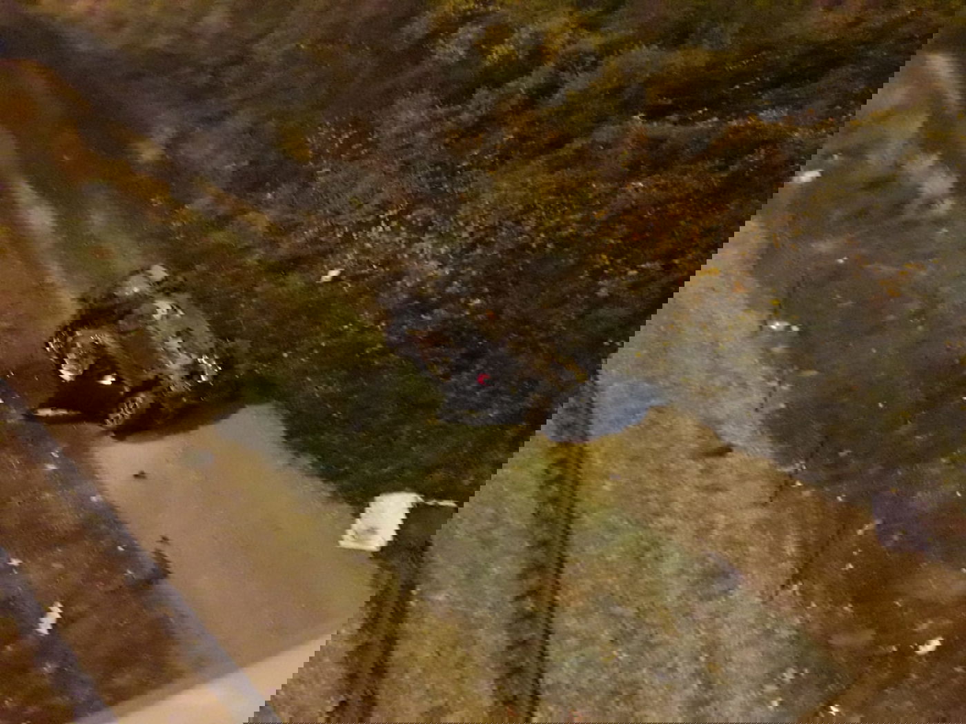 הרכב נפל מגובה רב שני החרדים נפצעו קל