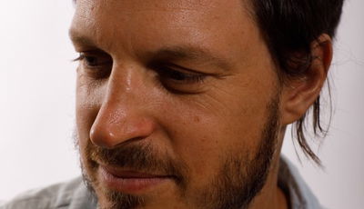 גדי פיינגולד בסינגל נוסף מהמחזמר החדש: "זוכר אותך"