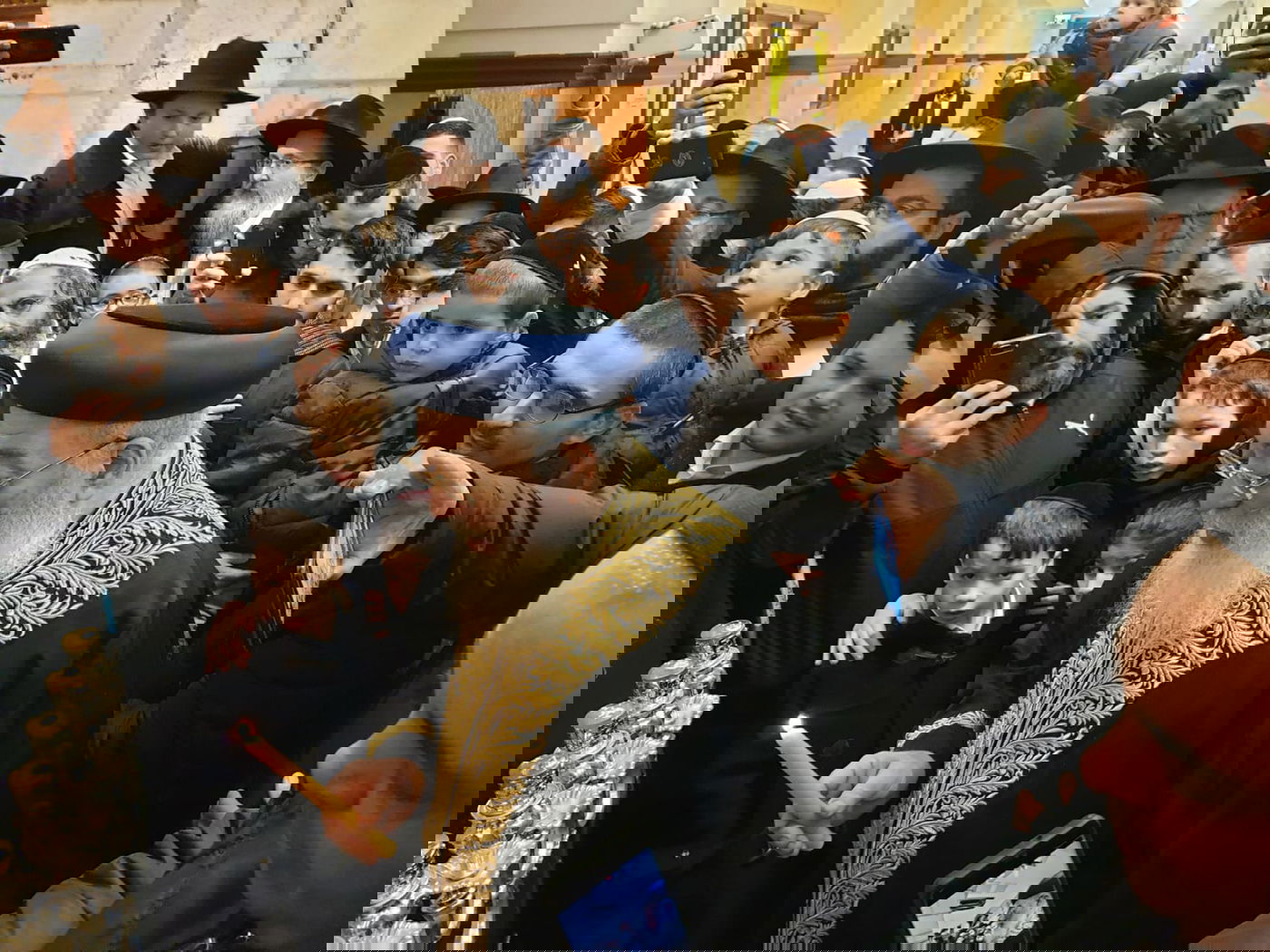 הראשל"צ הגר"ש עמאר בהדלקת נר שביעי בקבר רחל