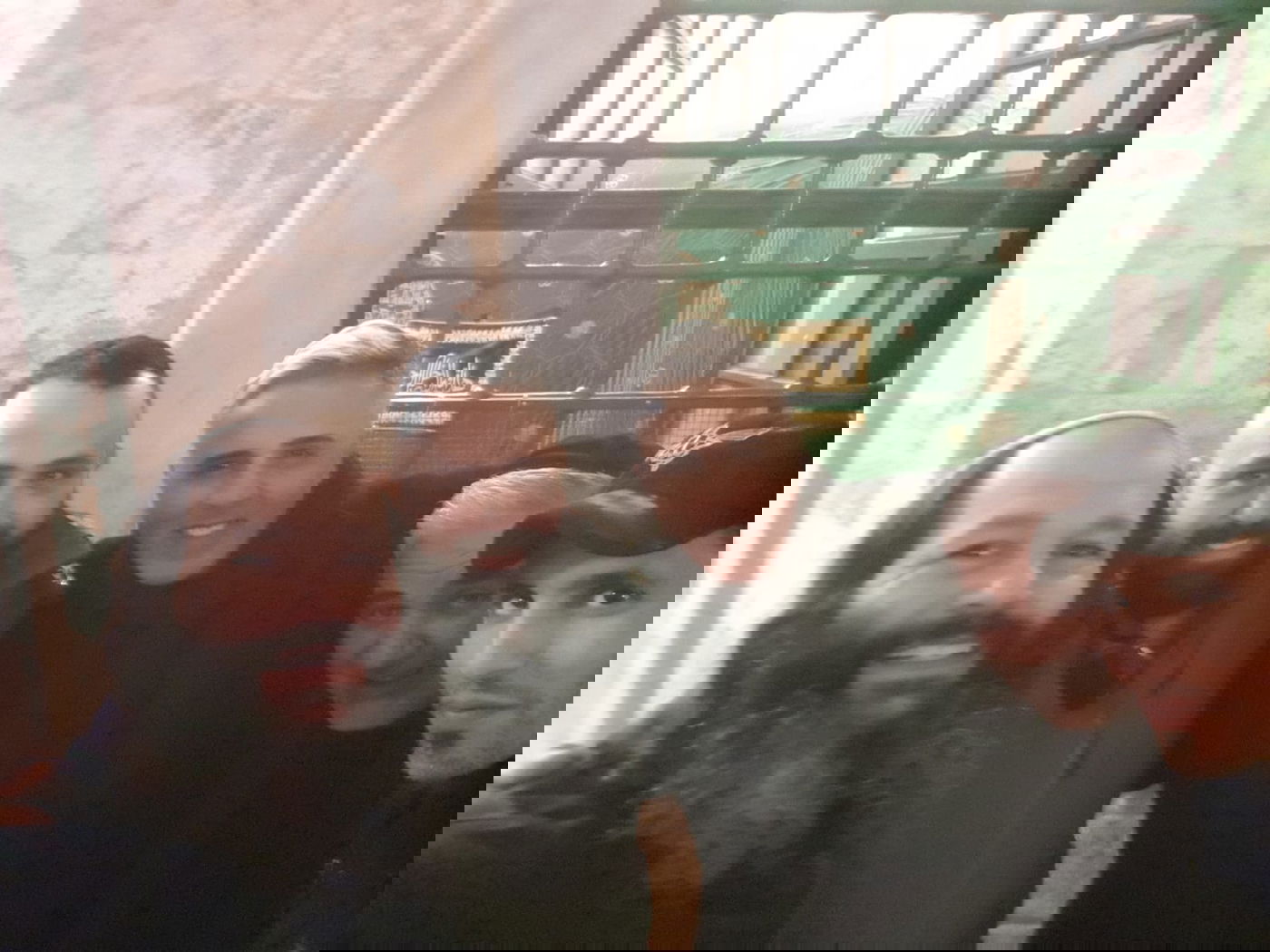 קובי פרץ התפלל על בנימין נתניהו במערת המכפלה • צפו