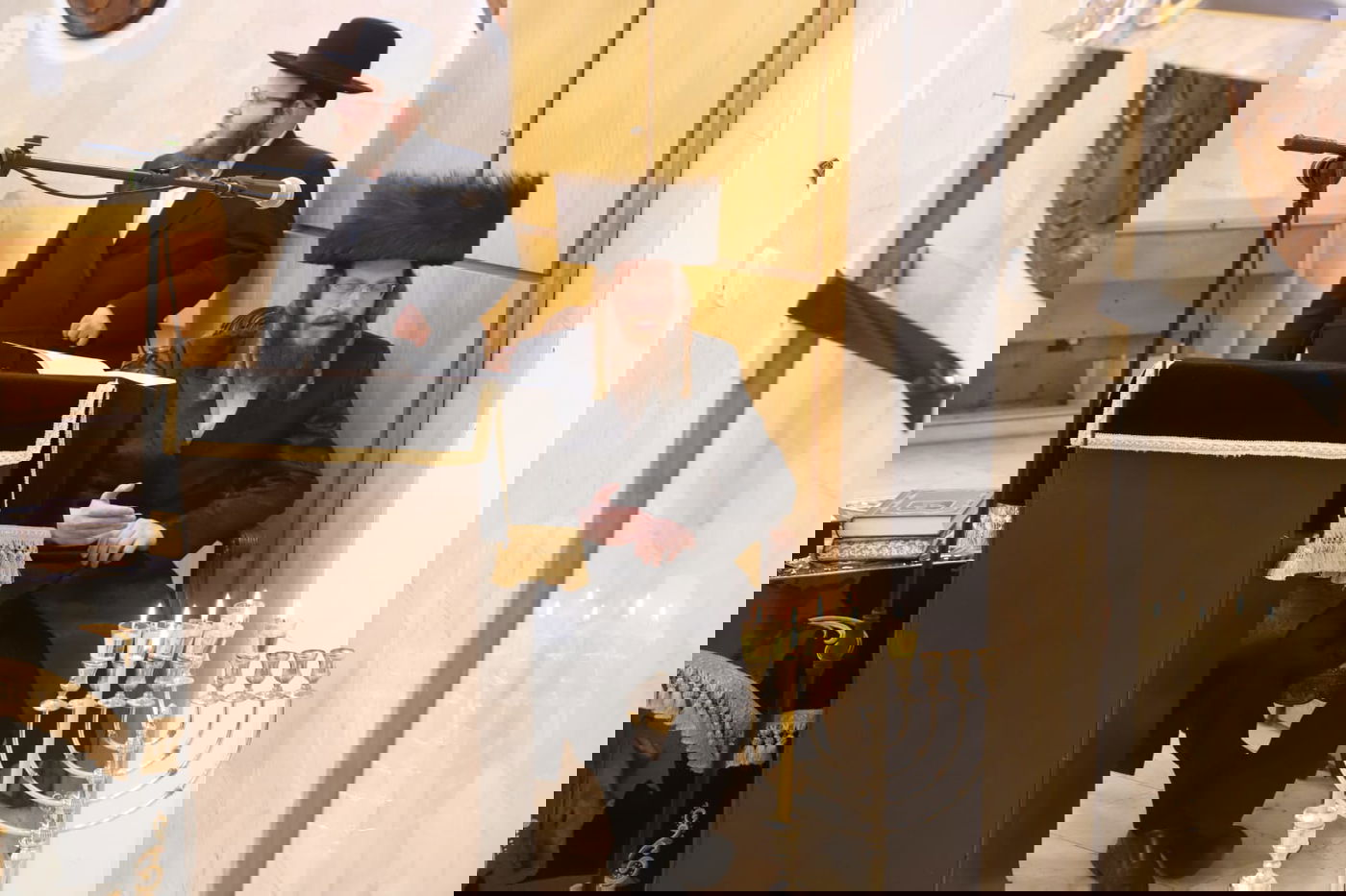 מעמד הדלקת נר חנוכה וסיום הש"ס בחסידות קאליב