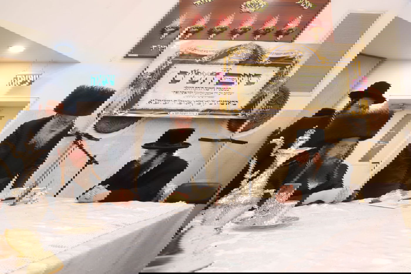 מעמד הדלקת נר חנוכה וסיום הש"ס בחסידות קאליב