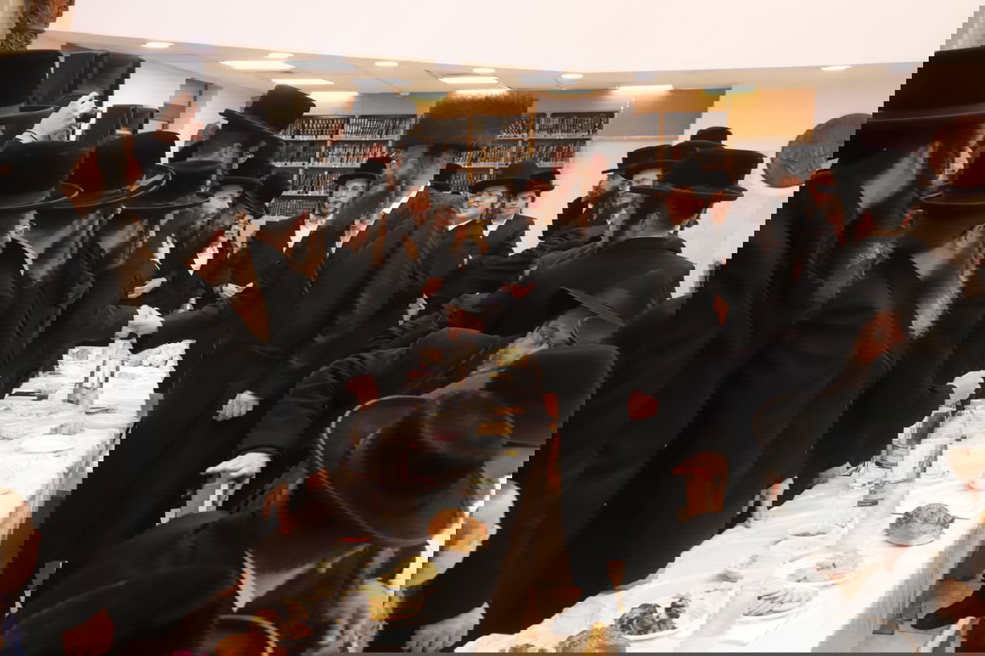 מעמד הדלקת נר חנוכה וסיום הש"ס בחסידות קאליב