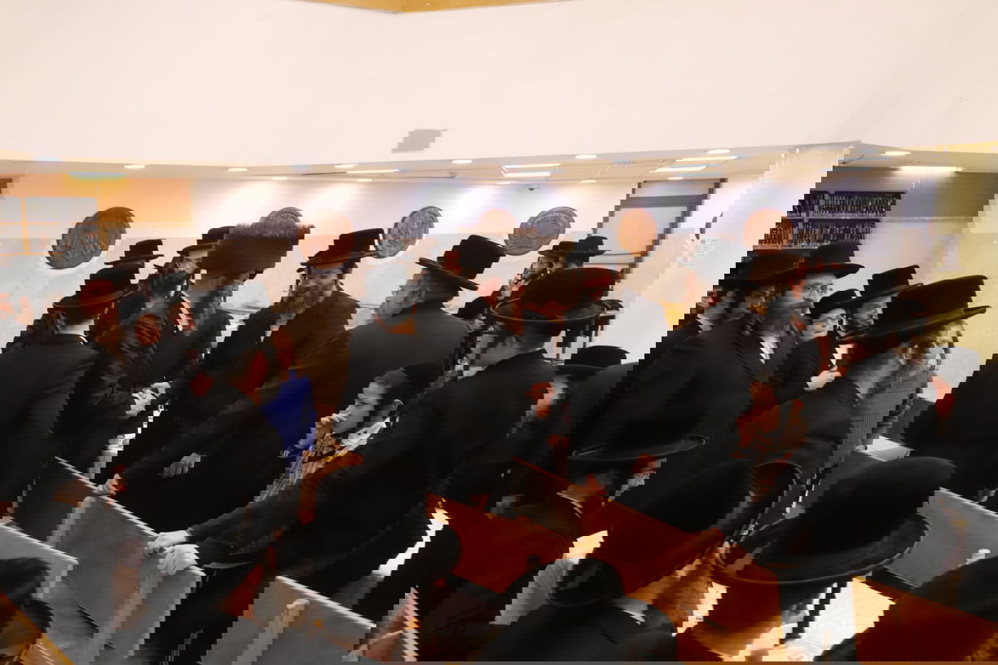 מעמד הדלקת נר חנוכה וסיום הש"ס בחסידות קאליב