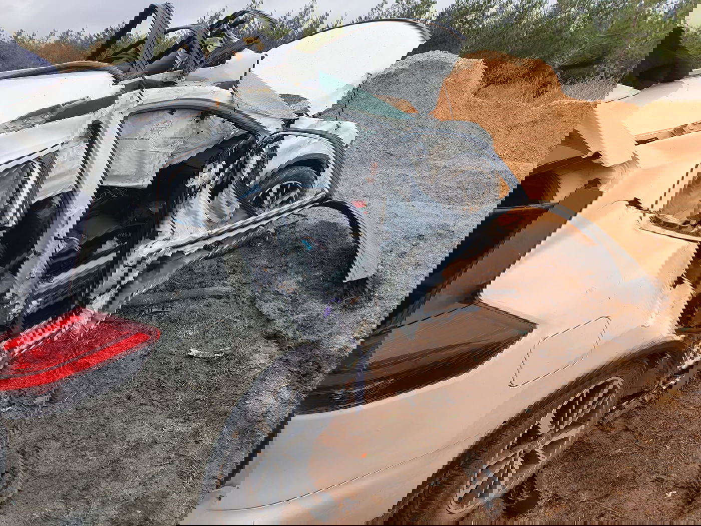 מחריד: אם נמחצה למוות ממוביל טנקים; בתה במצב אנוש