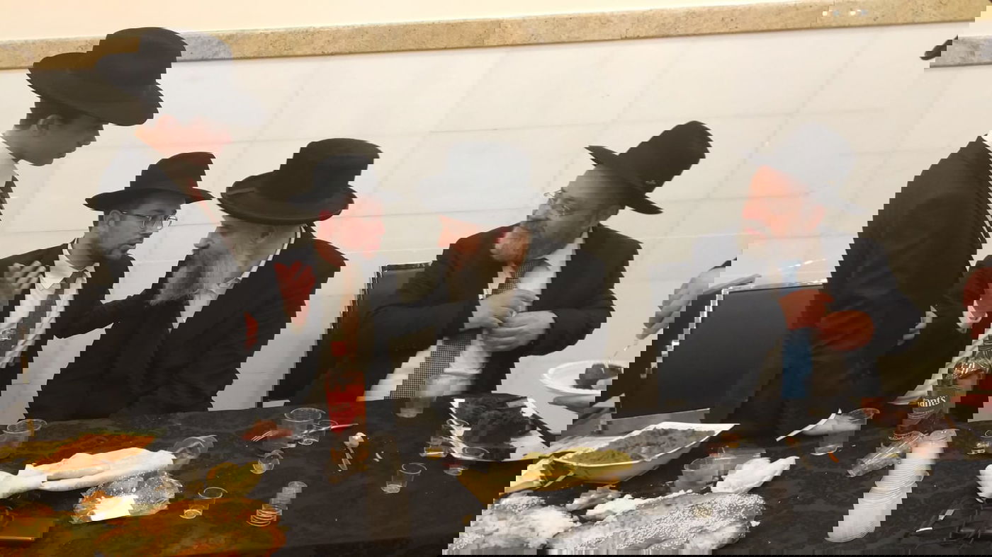 צמרת דגל התורה ובכירי כללית בבר מצוה לבן מנהל המגזר החרדי במחוז מרכז