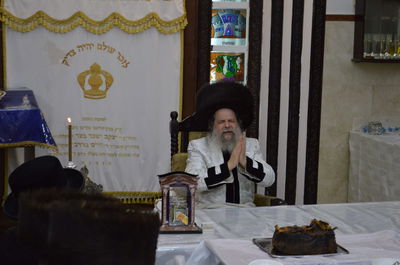 האדמו"ר בדבקות